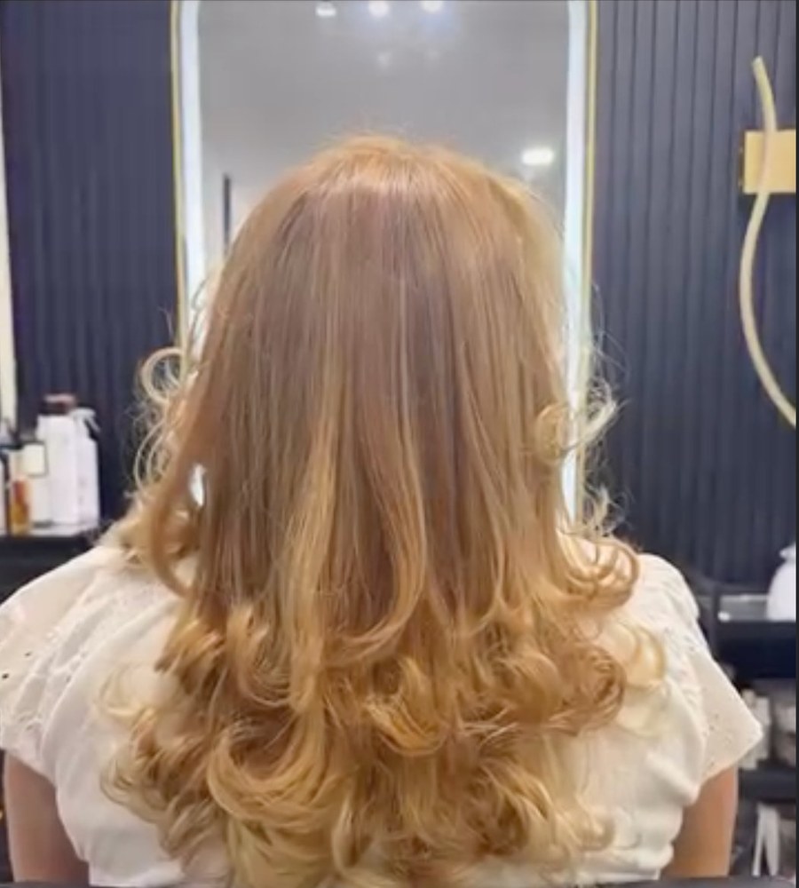 Hair curls styling